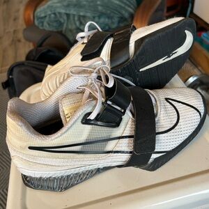 Nike Romaleos 4 white and black lifting shoes